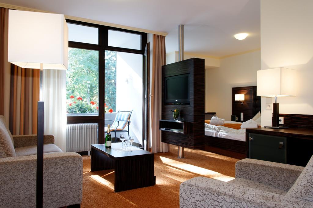 Hotel Hirschen Glottertal Luaran gambar